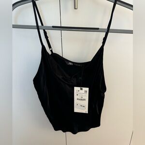 Black cropped tank